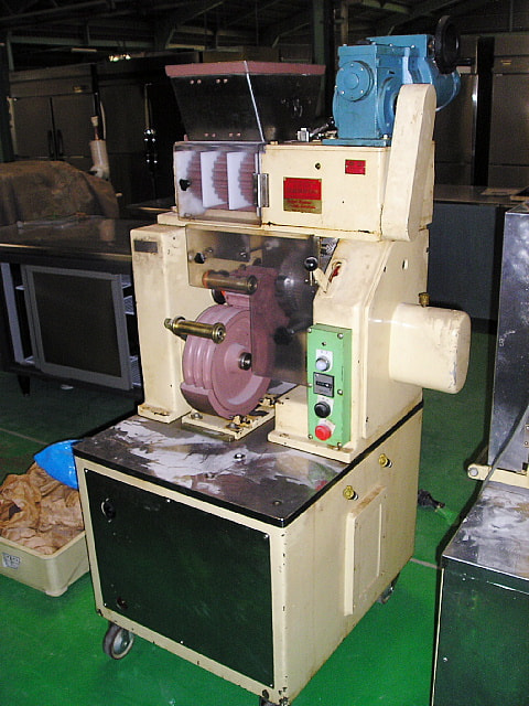 飯田製作所 3色団子製造機 | 中古食品機械 中古和菓子機械